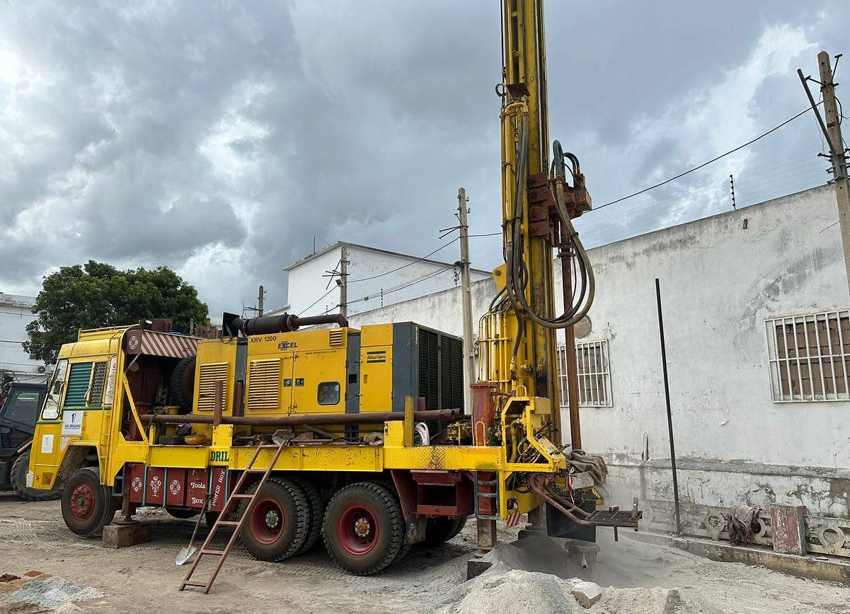 Município constrói furo de Água no edifício principal