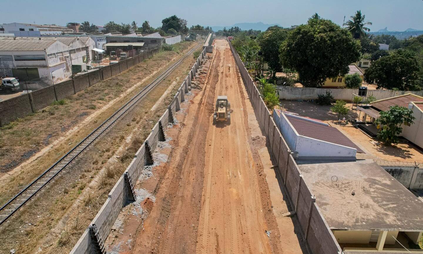 INICIADAS OBRAS DE MELHORIA NA RUA NOVA CHAVE